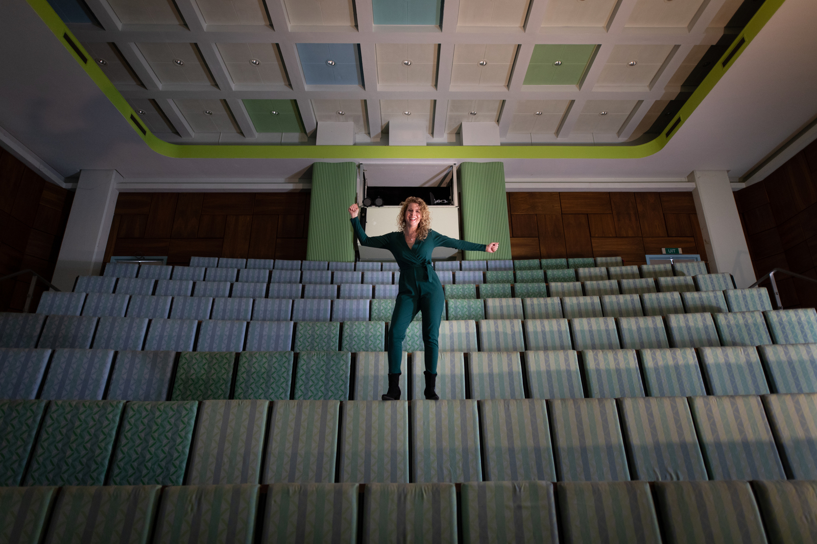 Over Neherlab Auditorium Mandy Schild