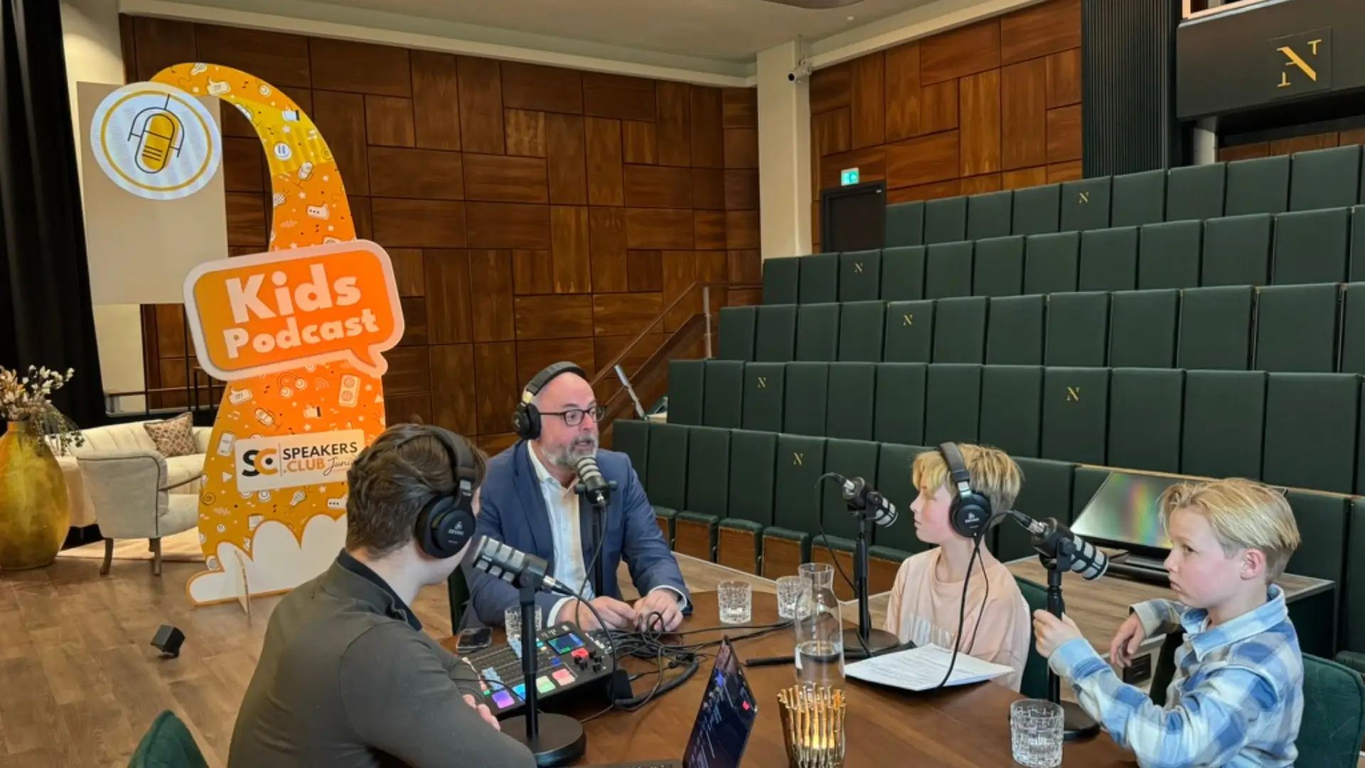Neherlab Auditorium voor podcast